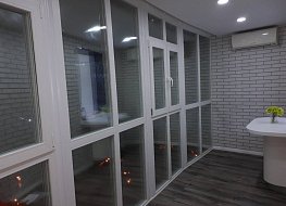 Окна Тепловин Эстетик, 70 рама, теплый стеклопакет с МФ стеклом, остекление произведено нашей командой, а обшивка силами заказчика. 